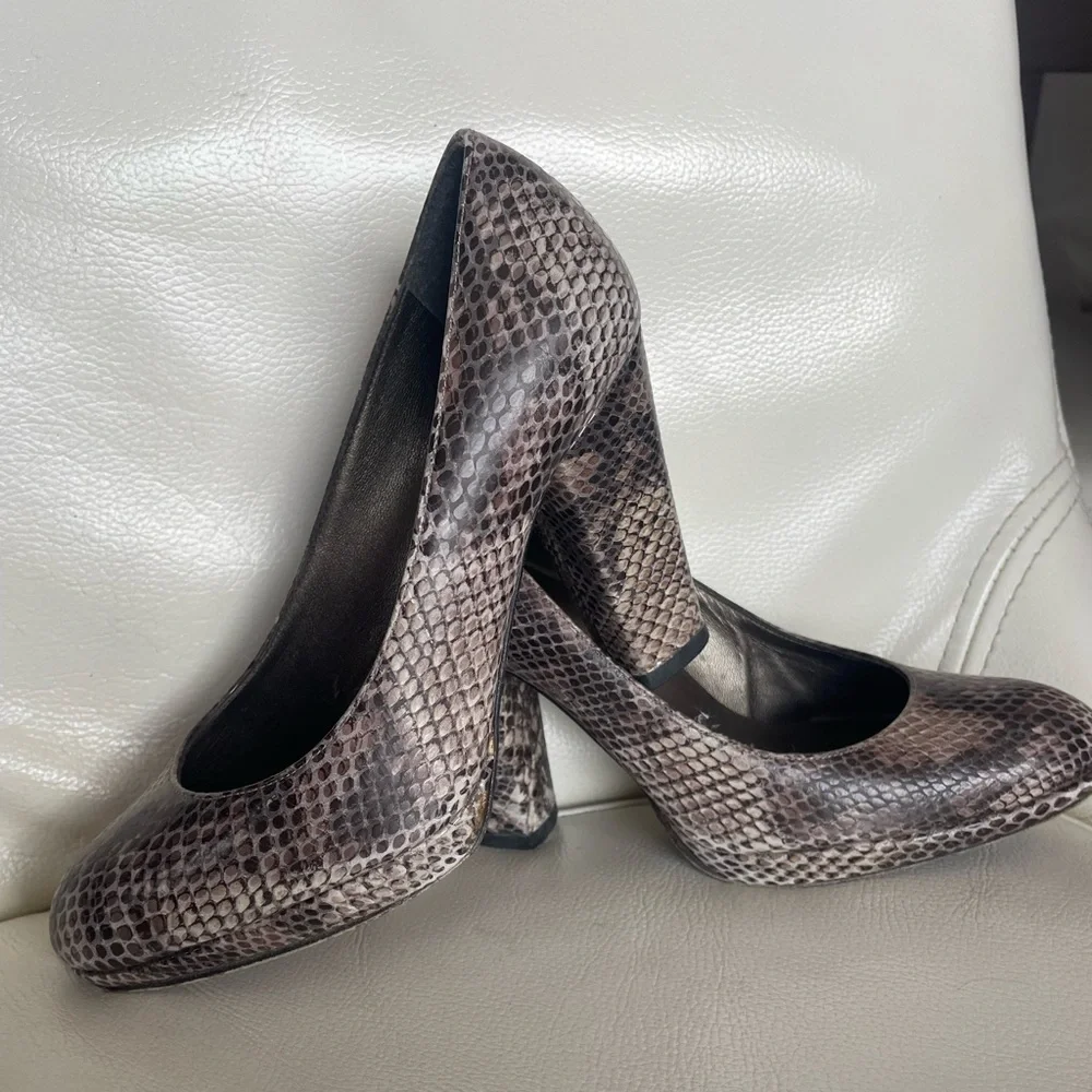 Stuart Weitzman Tango pumps - Picture 2 of 5